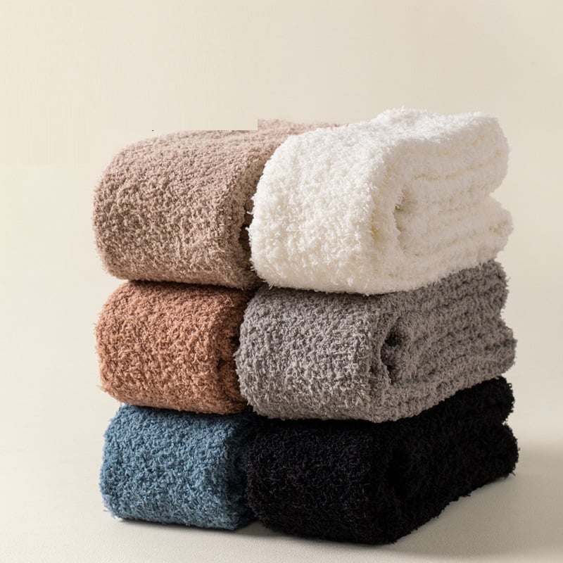 Mila - Flauschige Overknee-Socken für Damen