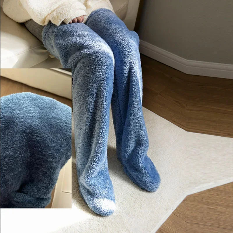 Clara – Flauschige Overknee-Socken für Damen