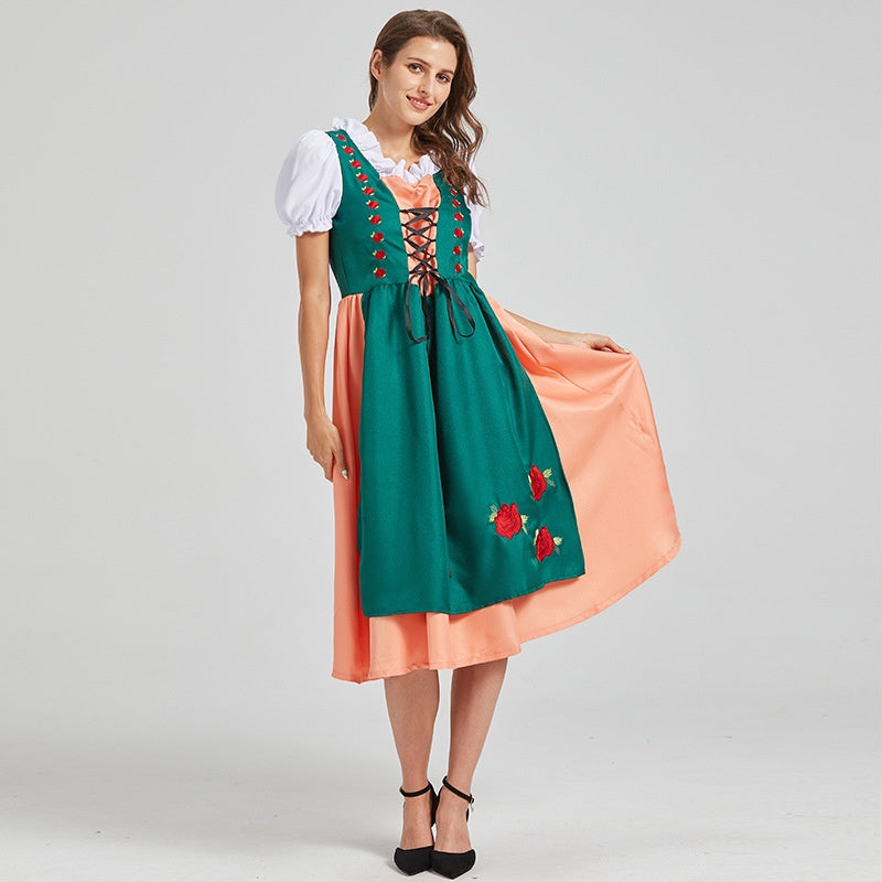 Traditionelles Midi-Dirndlkleid mit Schnürmieder und Blumenstickerei