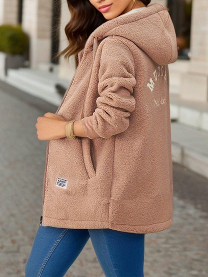 Emma – Flauschige Kapuzenjacke für Damen