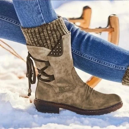 Mira - Damen Winterboots mit Schnürung und Nieten-Details
