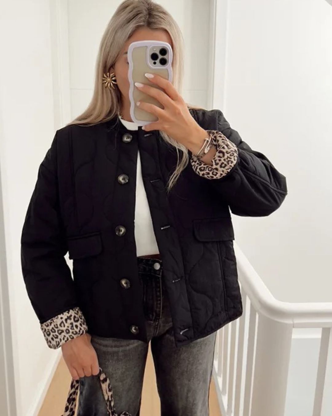 Leonie – Gesteppe Kurzjacke mit Animal-Print-Details für Damen